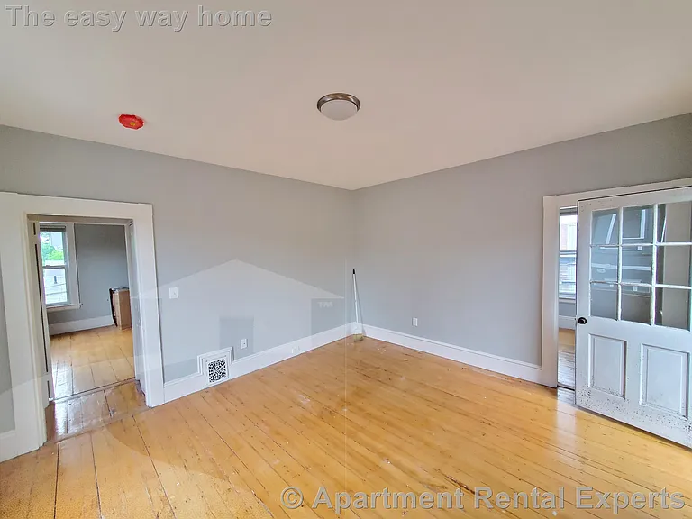 146 Highland Ave #4 — Photo 4