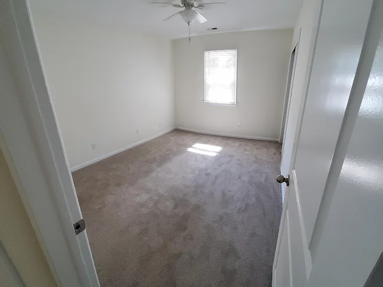 2130 Wake Forest St — Photo 17