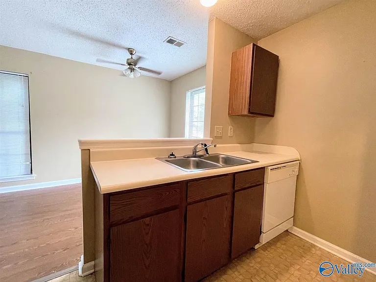 111 Westscott Dr #B — Photo 7
