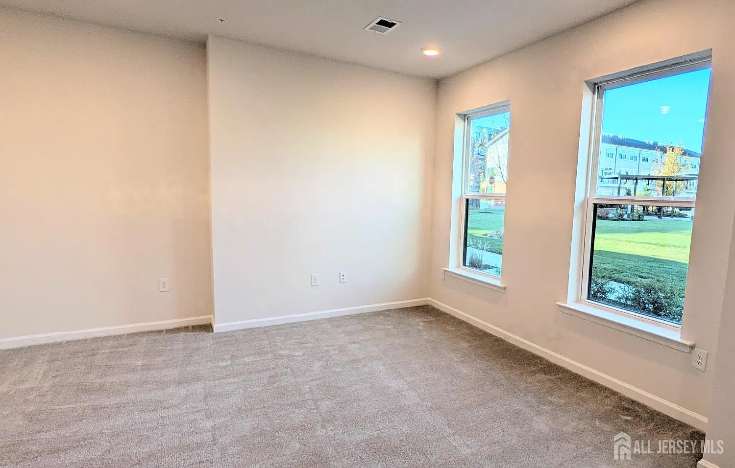 2 bed, 2.0 bath, 1004 sqft, $3,195 — Photo 4