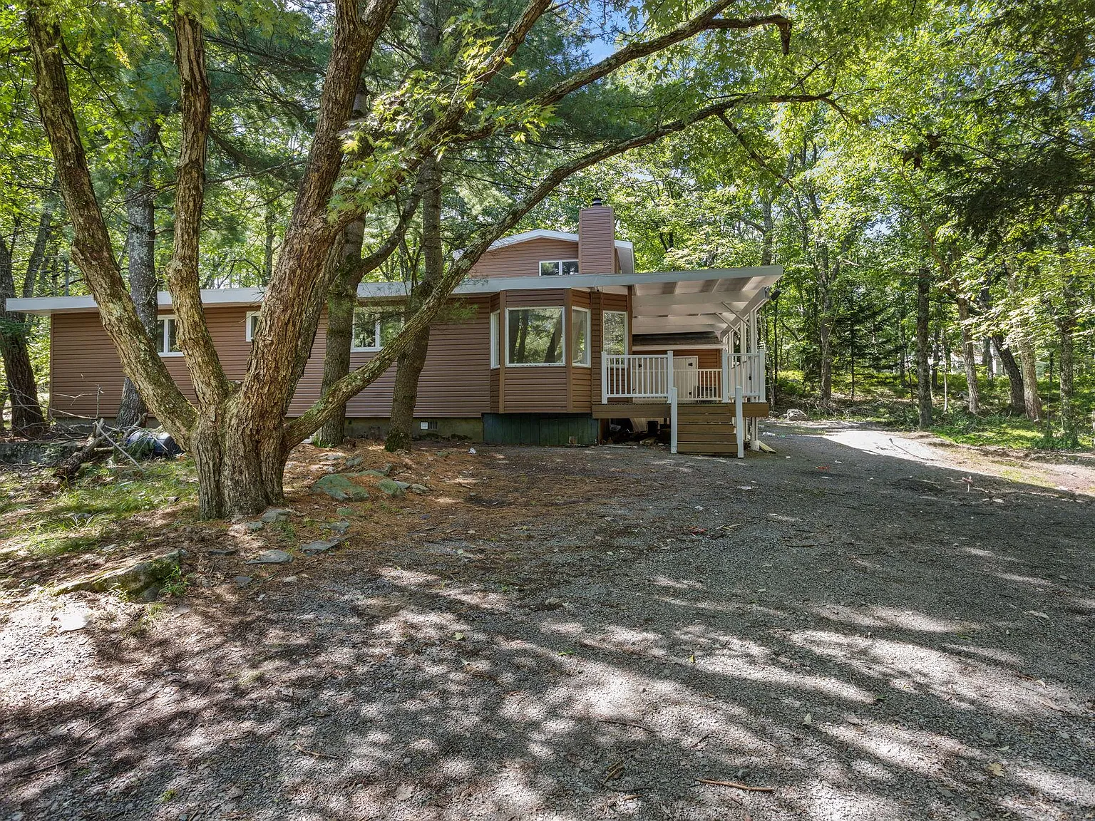 4 bed, 2364 sqft, $2,900 — Photo 3