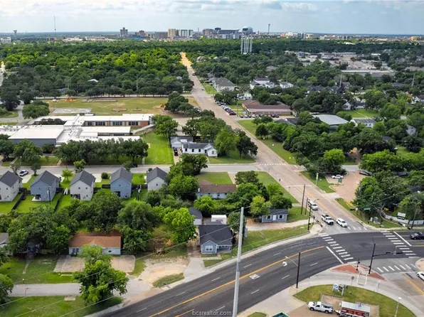 411 Sulphur Springs Rd, Bryan, TX 77801