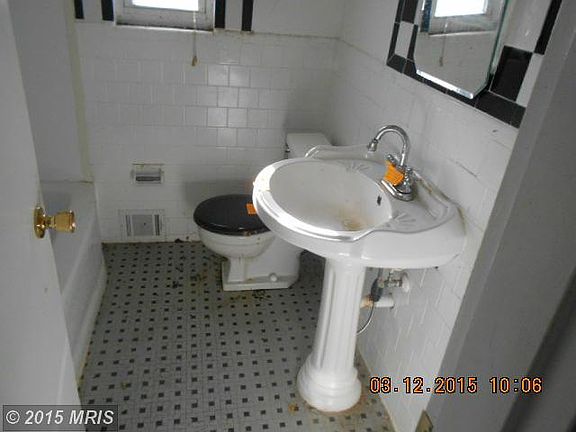5th image of 5829 36th Ave