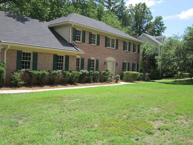 4 bed, 3.0 bath, 2680 sqft, $2,900 — Photo 1
