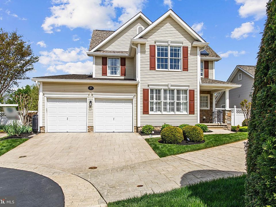 1st image of 7 Derr Ln