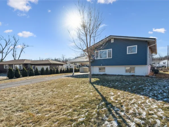 3907 Richard Dr NE, Cedar Rapids, IA 52402