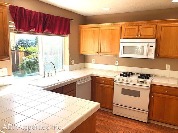 2nd image of 2174 NE 13th Ave