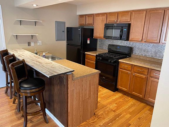 5th image of 1246 Cove Dr