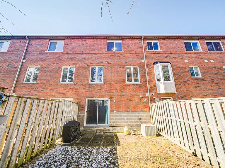 120 Railroad St #9 — Photo 32
