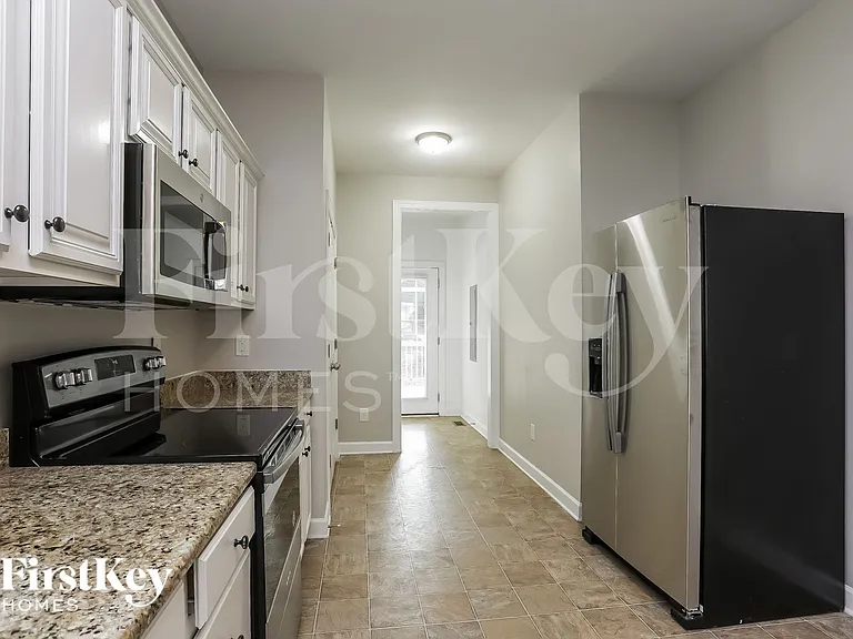 5121 Lundy Dr — Photo 6