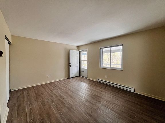 3rd image of 1561 Brooke Park Dr APT 7