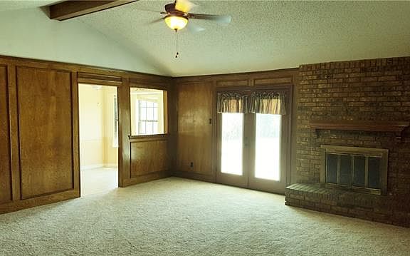 4th image of 1106 Lupine Dr