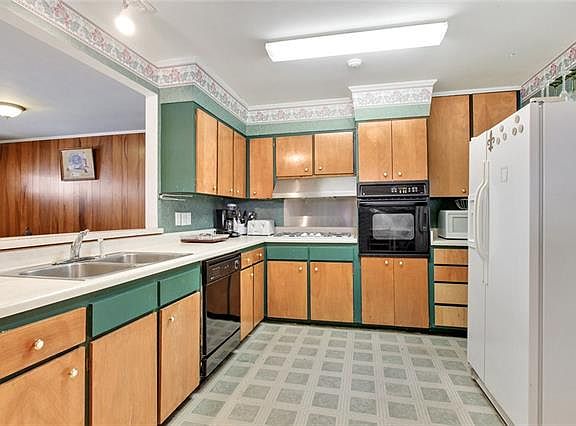 4th image of 88 Marie Dr