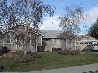 1412 Westview Dr, Grants Pass, OR 97527