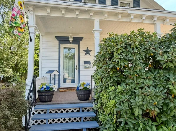 21 Morgan Avenue, Glens Falls, NY 12801