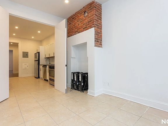 4th image of 59 Wilson Ave #2A