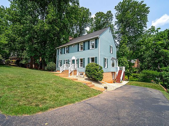 2nd image of 2616 Linkhorne Dr