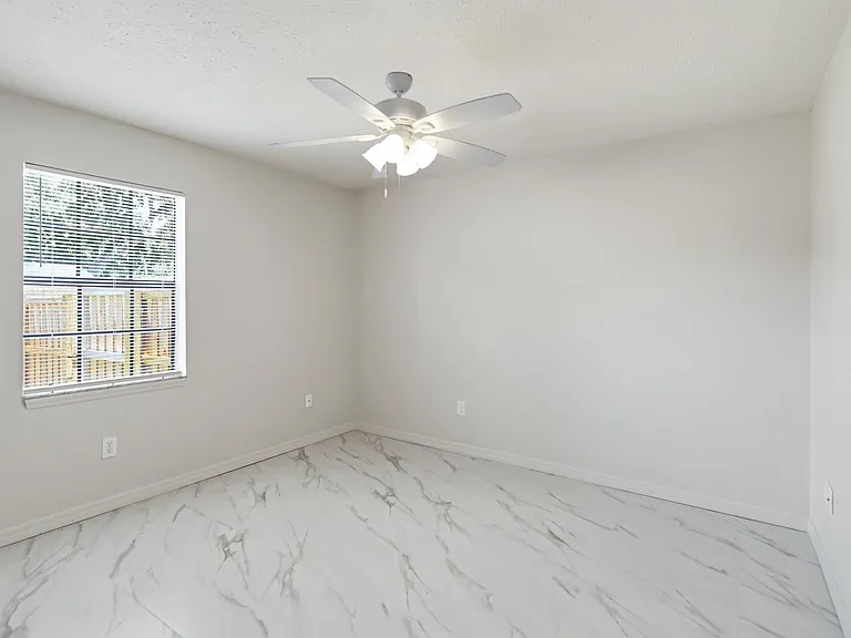 1534 Frances St — Photo 20