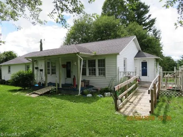 8387 Glade Valley Rd, Ennice, NC 28623