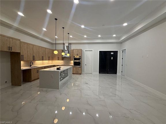 3rd image of 208 45Th AVE NE