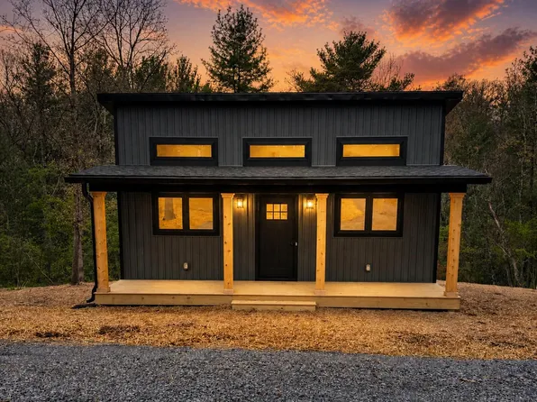 1040 Possum Hollow Trl, Gerrardstown, WV 25420