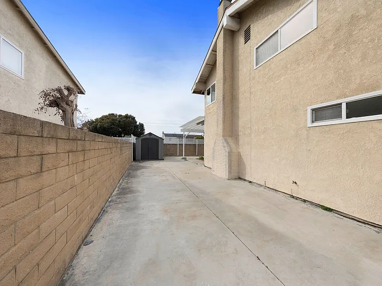 16661 Parlay Cir — Photo 25