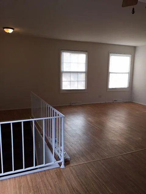 1247 Prairie Avenue — Photo 2