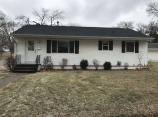 2115 Deborah Dr, Dubuque, IA 52001