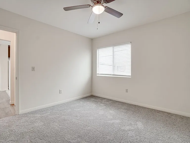 3846 Van Dyke Ave — Photo 7