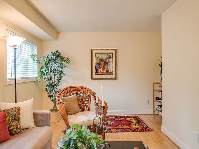 1104 N Greensboro St — Photo 25