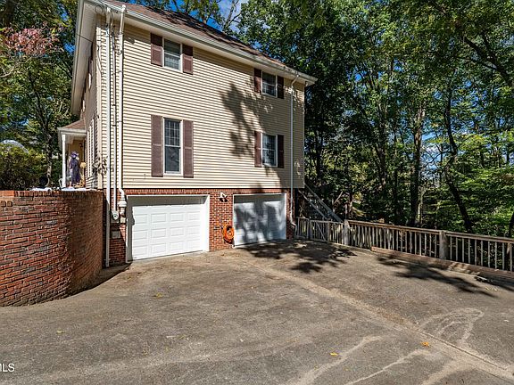 4th image of 2812 Avondale Dr