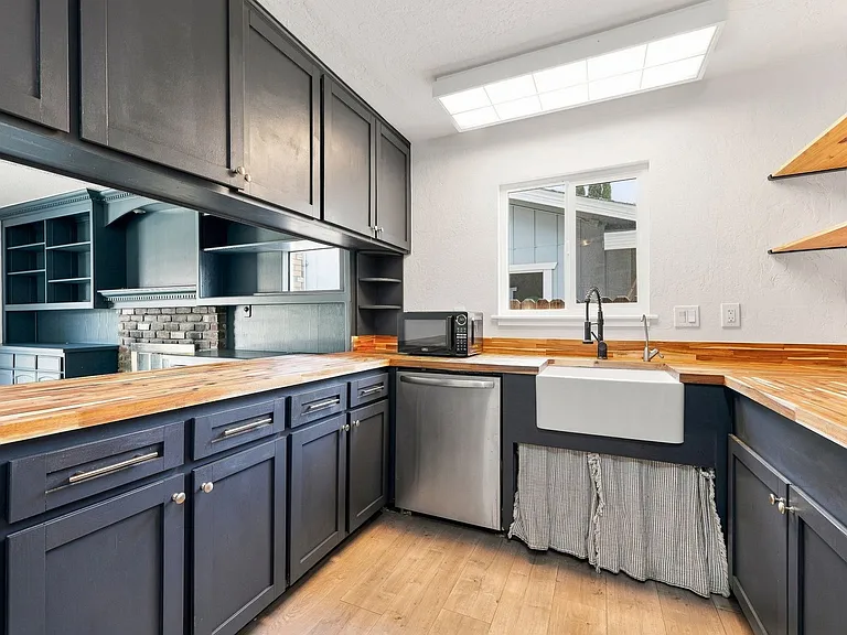 6285 Edgewood Way — Photo 7