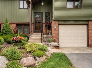 4488 N Valley Dr NE, Grand Rapids, MI 49525