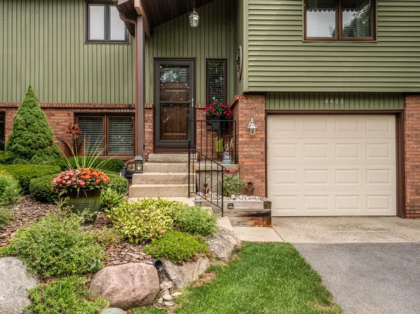 4488 N Valley Dr NE, Grand Rapids, MI 49525