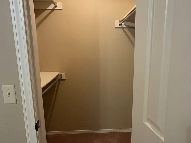 2811 W 62nd St — Photo 16