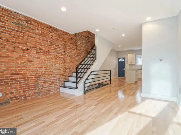2211 Titan St, Philadelphia, PA 19146