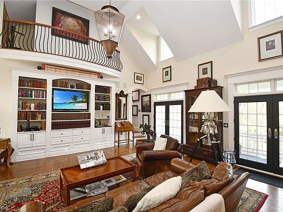 4th image of 15 Park Ln