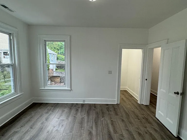 323 N Main St — Photo 12