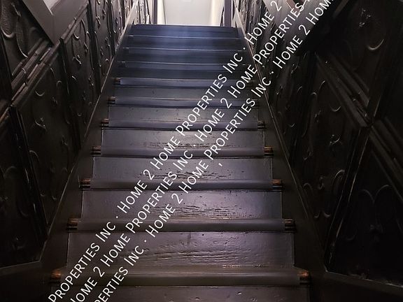 2nd image of 1156 Wyandotte St E #1