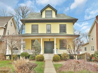 51 Parcot Ave, New Rochelle, NY 10801