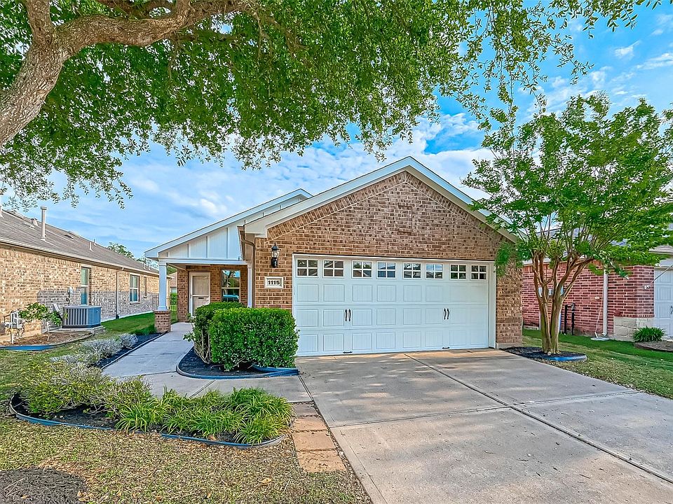 1st image of 1115 Oleander Way