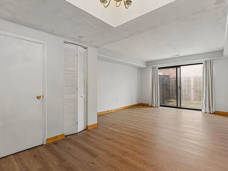 2530 E North St #3D — Photo 22