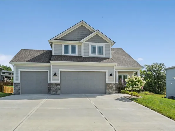 2305 Dovecott Dr, Kearney, MO 64068