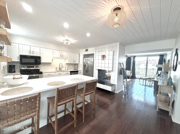 901 Ocean Blvd APT 33, Atlantic Beach, FL 32233