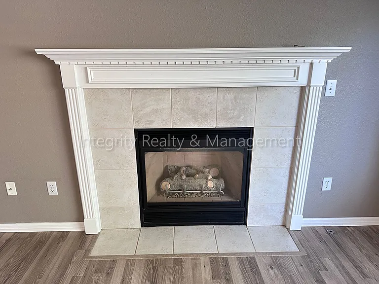 1041 Laurenwood Ln — Photo 21