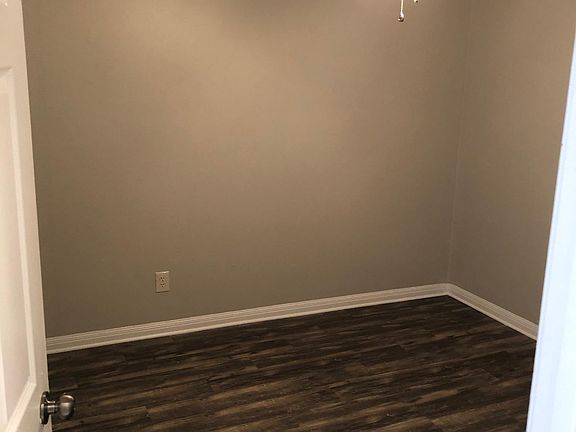 4th image of 111 Lancelot St #2