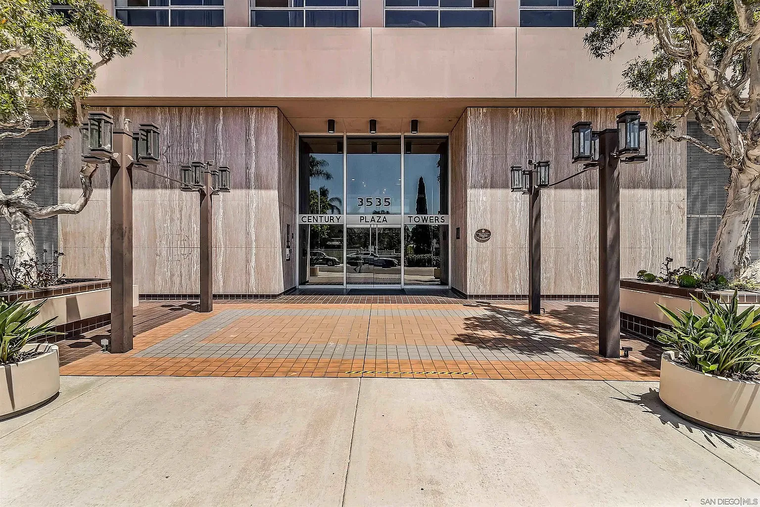 2 bed, 1470 sqft, $3,995 — Photo 4