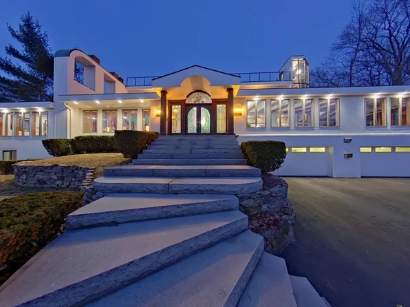 143 High Ridge Road, Manchester, NH 03104