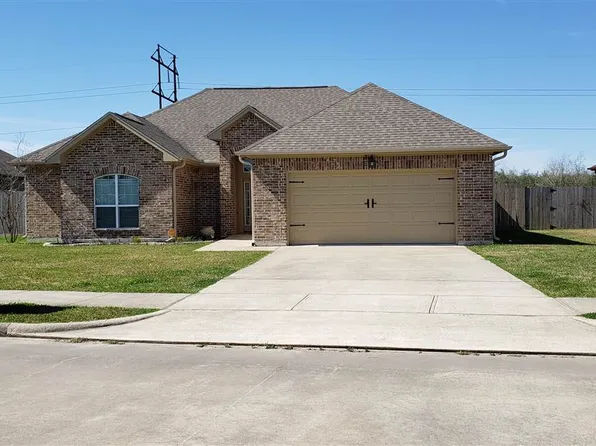902 Cypress Wood Dr, Orange, TX 77630