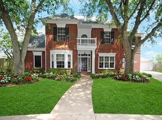 4110 Alice Dr, Sugar Land, TX 77478